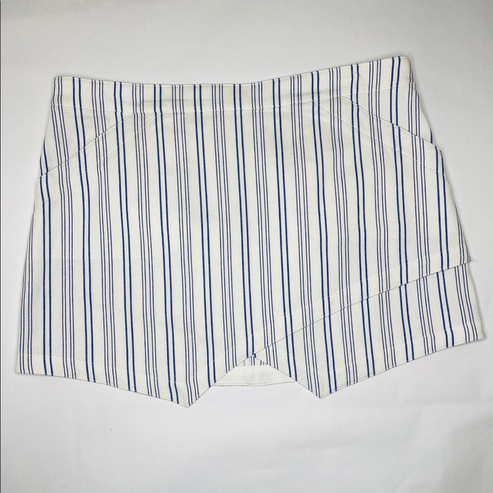 BCBG MaxAzria Asymmetrical Mini Skirt SIZE L - Picture 2 of 7